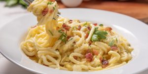 Easy Spaghetti Carbonara Pasta Recipe-
