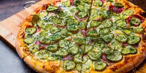 garlicky dill pickle pizza recipe XS